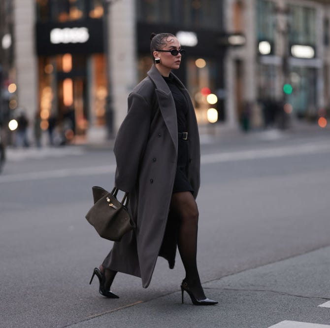 Oversized Gray Coat Over Black Mini Dress Oversized Gray Coat Over Black Mini Dress — Cute Dinner Outfit