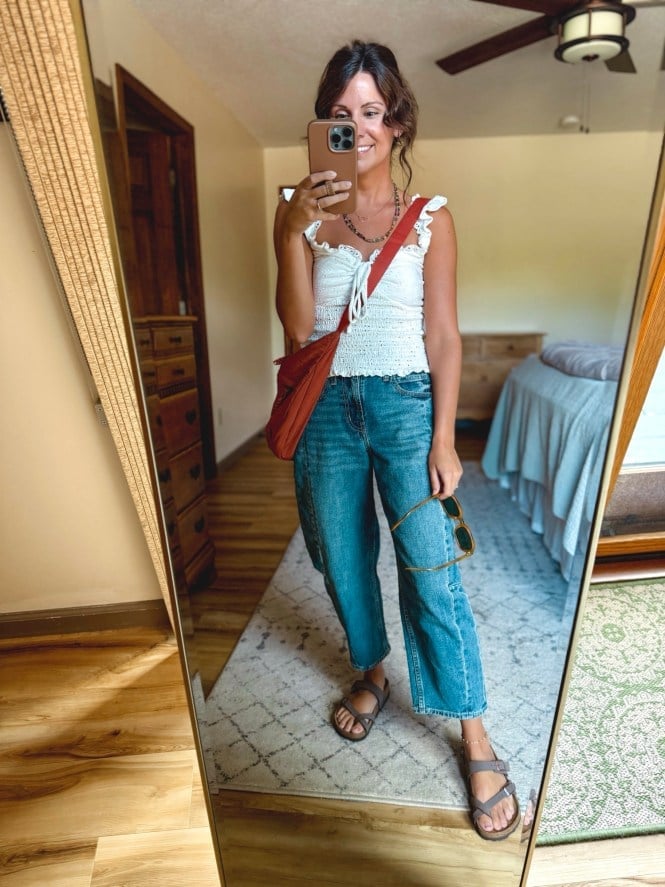 Blue Barrel Jeans with Ruffled Smock Top Blue Barrel Jeans with Ruffled Smock Top — Cute Jeans Outfit