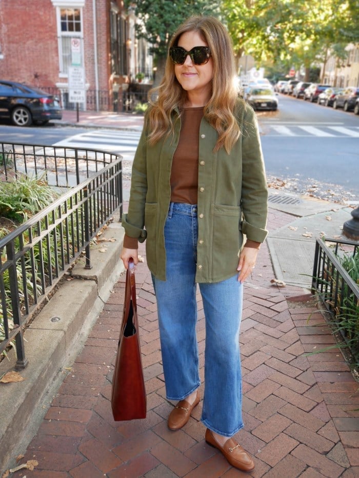 Blue Wide Leg Jeans with Utility Jacket Blue Wide Leg Jeans with Utility Jacket — Cute Jeans Outfit