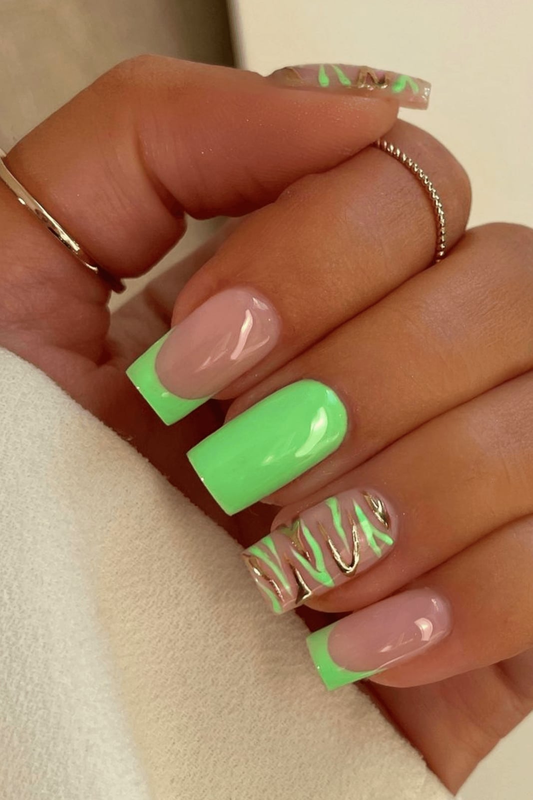 Medium Square Nails With Neon Green French Tips Medium Square Nails With Neon Green French Tips — Cute Square Nails