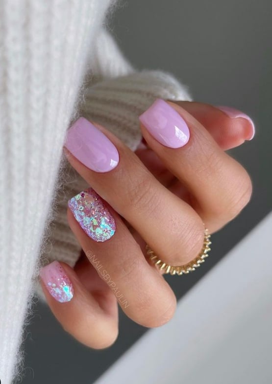 Sheer Nude Square Nails With Gold Foil Flakes Sheer Nude Square Nails With Gold Foil Flakes — Cute Square Nails