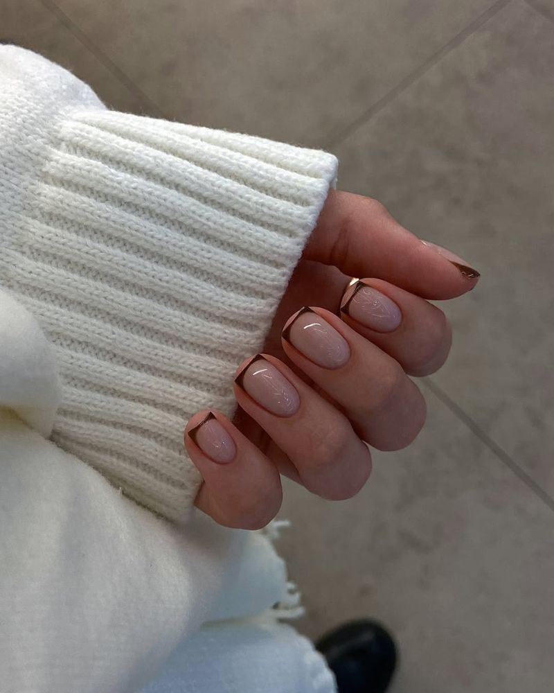Nude Square Nails With Dark Brown Gold Outline French Tip Nude Square Nails With Dark Brown Gold Outline French Tip — Cute Square Nails