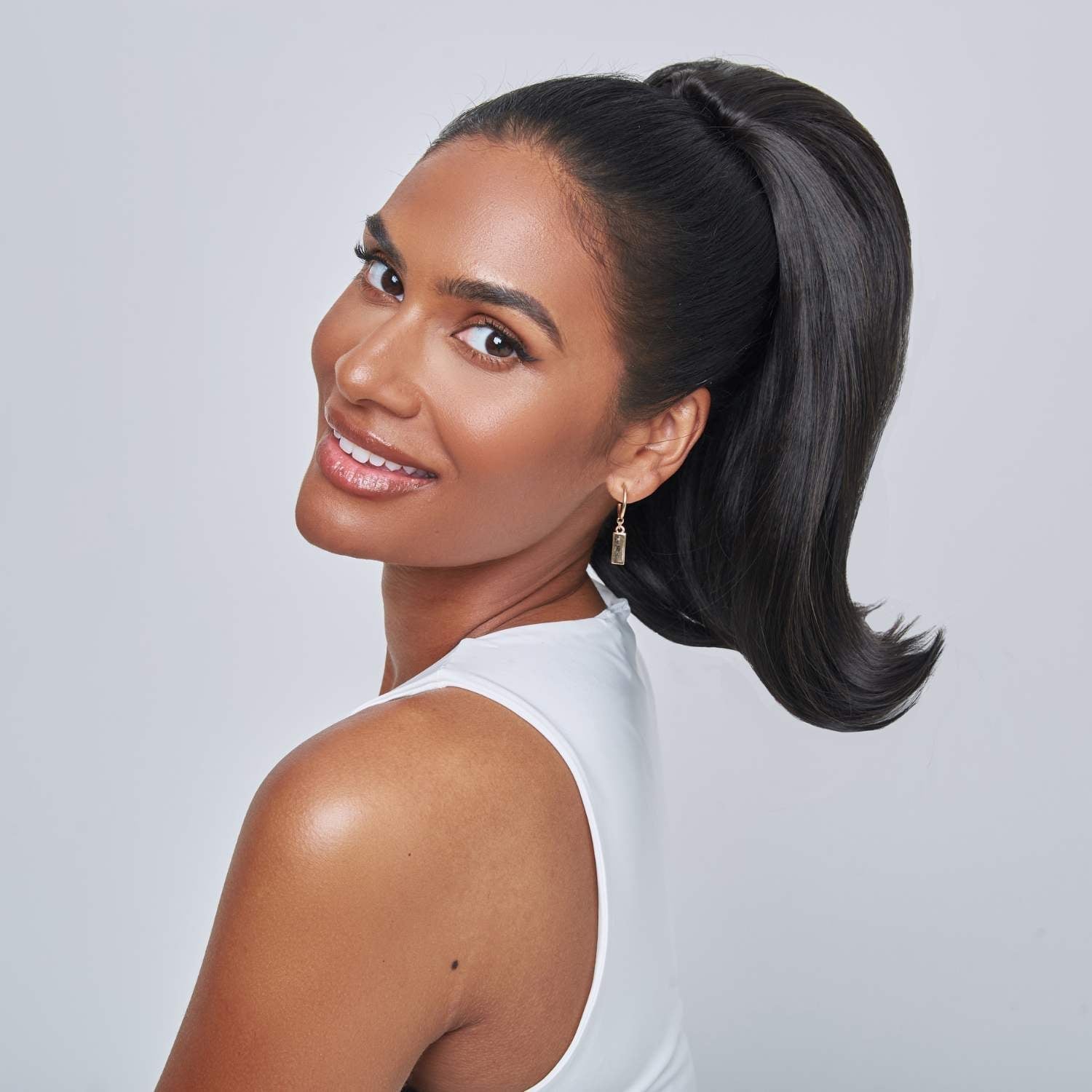 Sleek High Ponytail With Slight Wave Sleek High Ponytail With Slight Wave — Dance Hairstyles