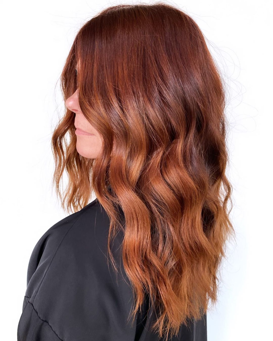 Shoulder Dark Auburn With Face-Framing Layers Shoulder Dark Auburn With Face-Framing Layers — Dark Auburn Hair