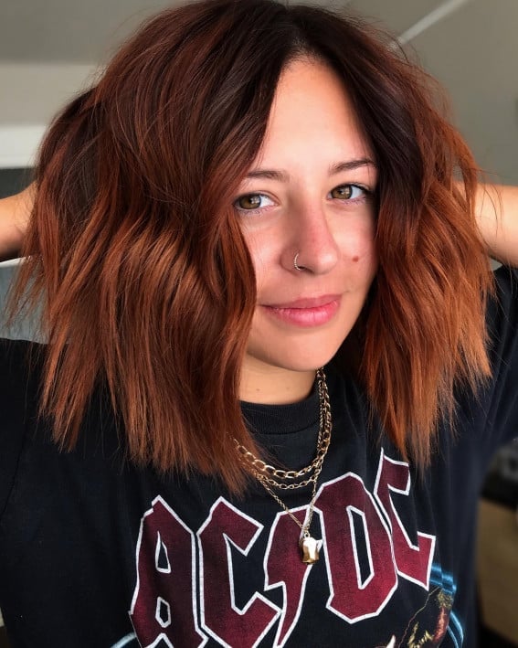 Collarbone Dark Auburn Lob With Curtain Bangs, Wavy Collarbone Dark Auburn Lob With Curtain Bangs, Wavy — Dark Auburn Hair