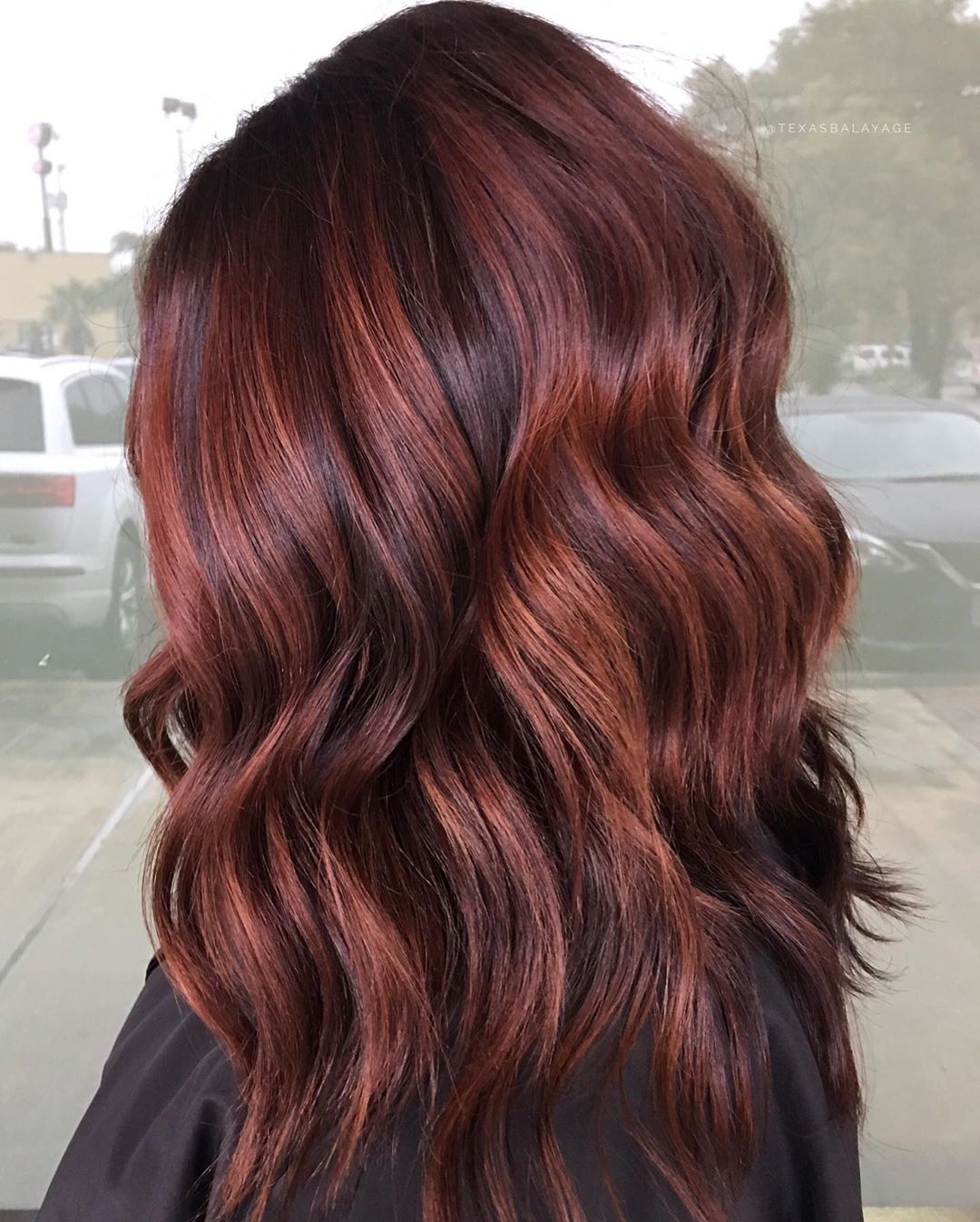 Luxurious Mid-Back Auburn With Dimensional Highlights Luxurious Mid-Back Auburn With Dimensional Highlights — Dark Auburn Hair