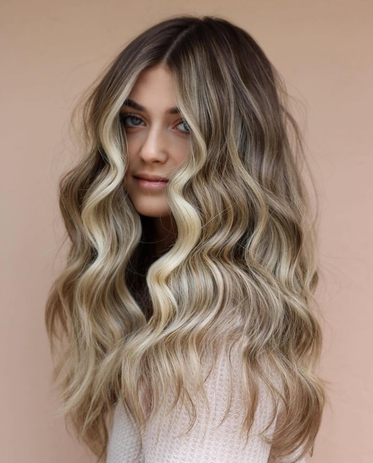 Mid-Back Dark Blonde With Balayage and Styled In Loose Mid-Back Dark Blonde With Balayage and Styled In Loose — Dark Blonde Hair