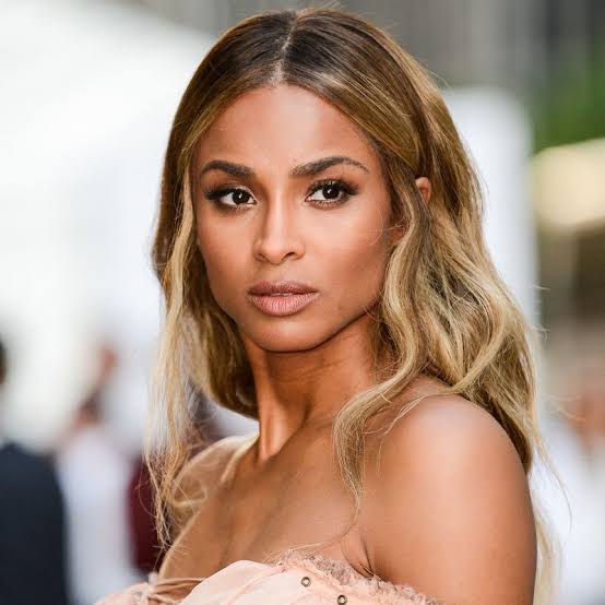 Mid-Back Dark Blonde With Face-Framing Highlights Mid-Back Dark Blonde With Face-Framing Highlights — Dark Blonde Hair