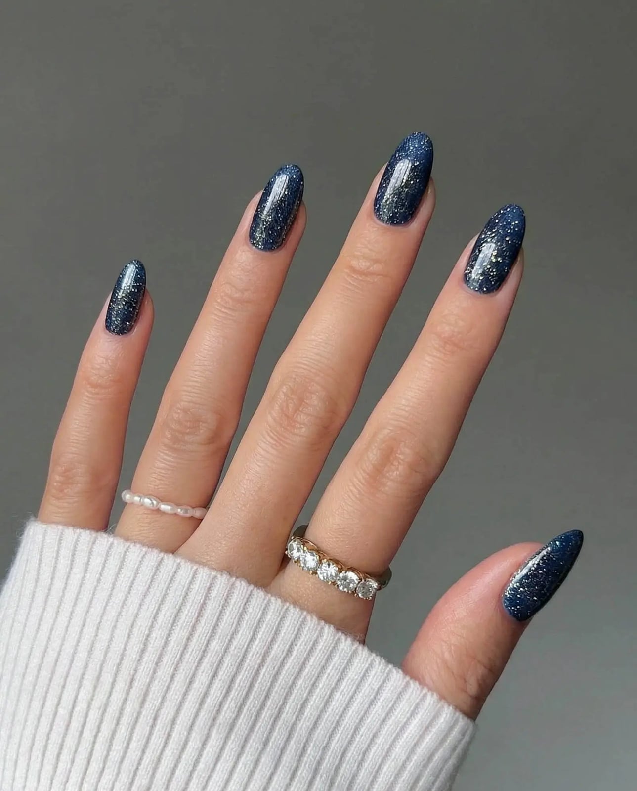 Dark Blue Glitter Medium Almond Nails Dark Blue Glitter Medium Almond Nails — Dark Blue Nails