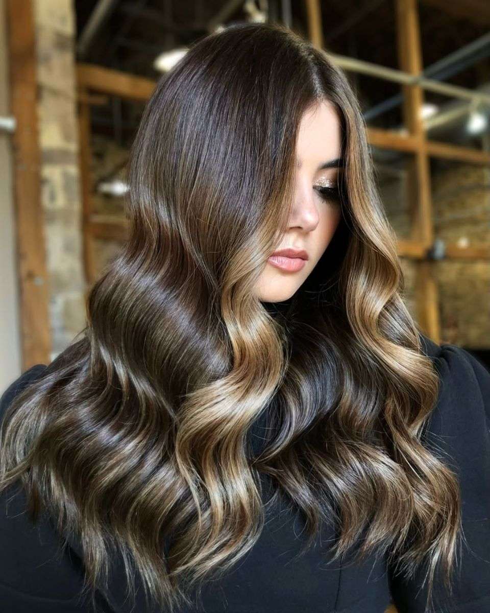 Mid-Back Blowout With Blended Highlights Mid-Back Blowout With Blended Highlights — Dark Brown Highlights