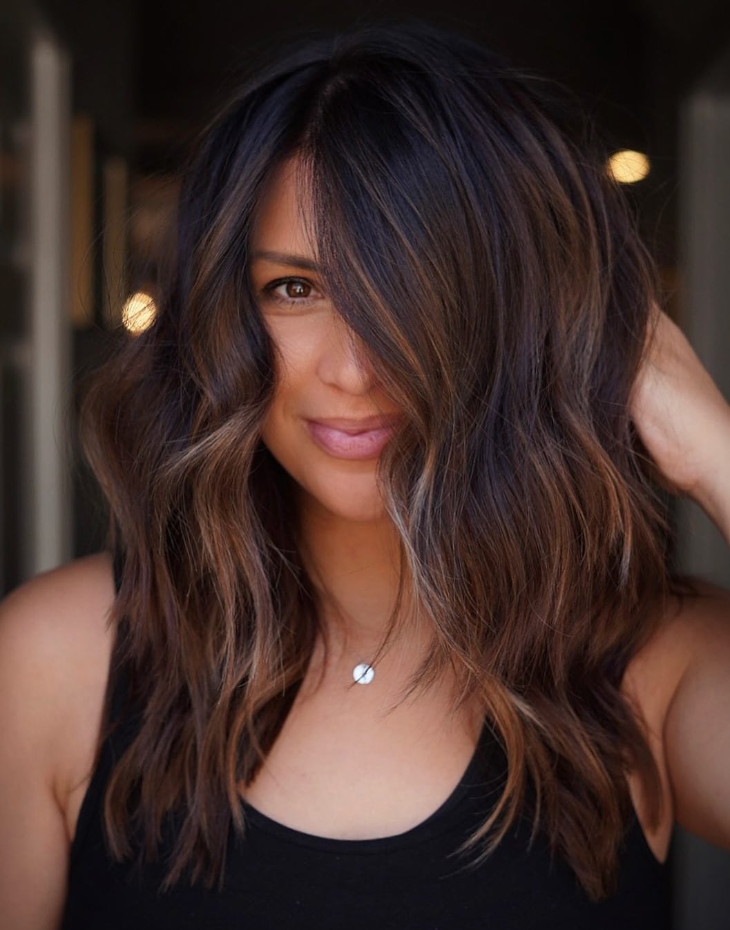 Mid-Back Wavy Hair With Subtle Highlights Mid-Back Wavy Hair With Subtle Highlights — Dark Brown Highlights