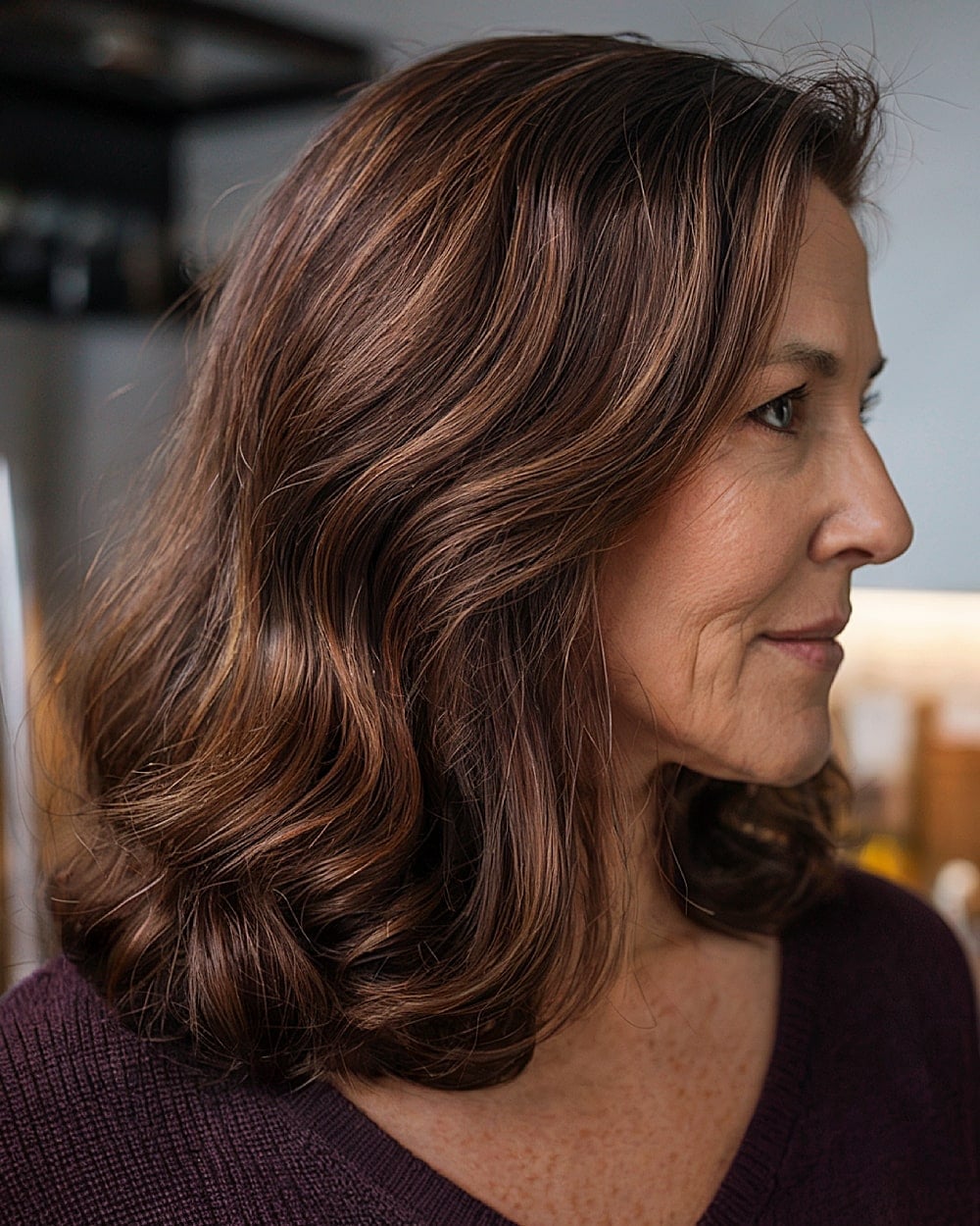Collarbone Lob With Caramel Highlights Collarbone Lob With Caramel Highlights — Dark Hair Color