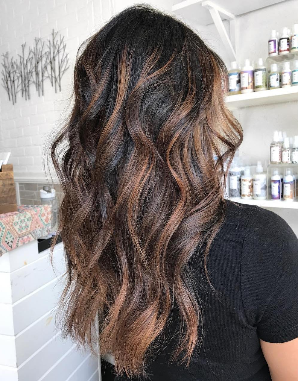 Side View Mid-Back With Warm Brown Highlights Side View Mid-Back With Warm Brown Highlights — Dark Highlights