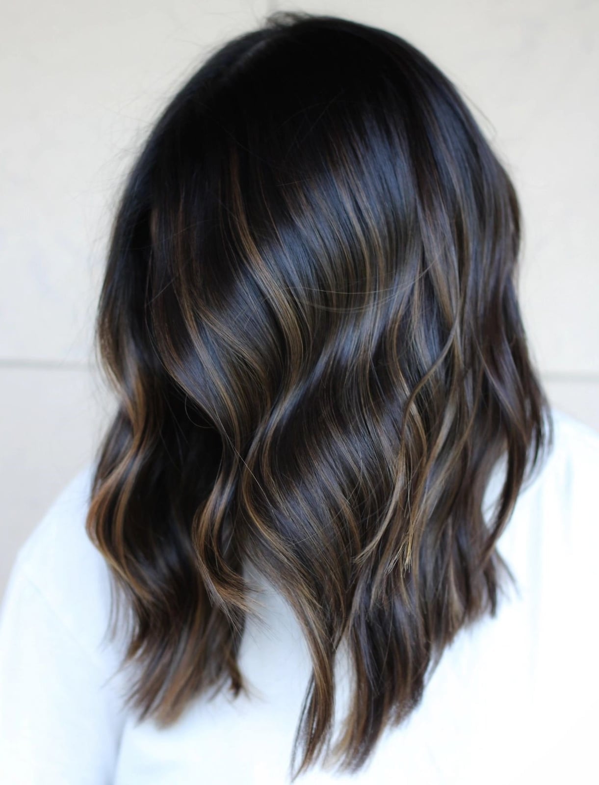 Shoulder Length Black With Blonde Highlights Shoulder Length Black With Blonde Highlights — Dark Highlights