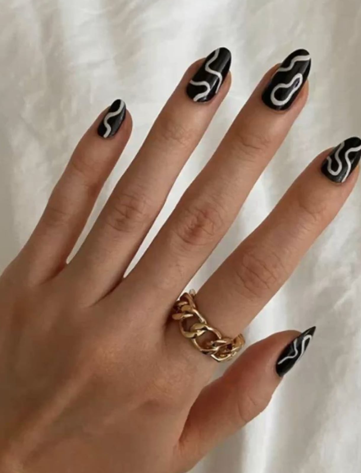 Long Almond Black White Wavy Line Nails — Dark Nails