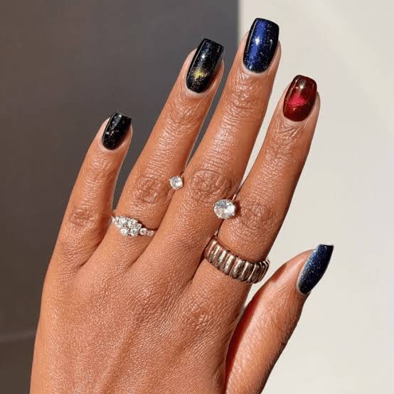 Short Oval Deep Navy Blue Glossy Nails, Close-Up Take — Dark Nails