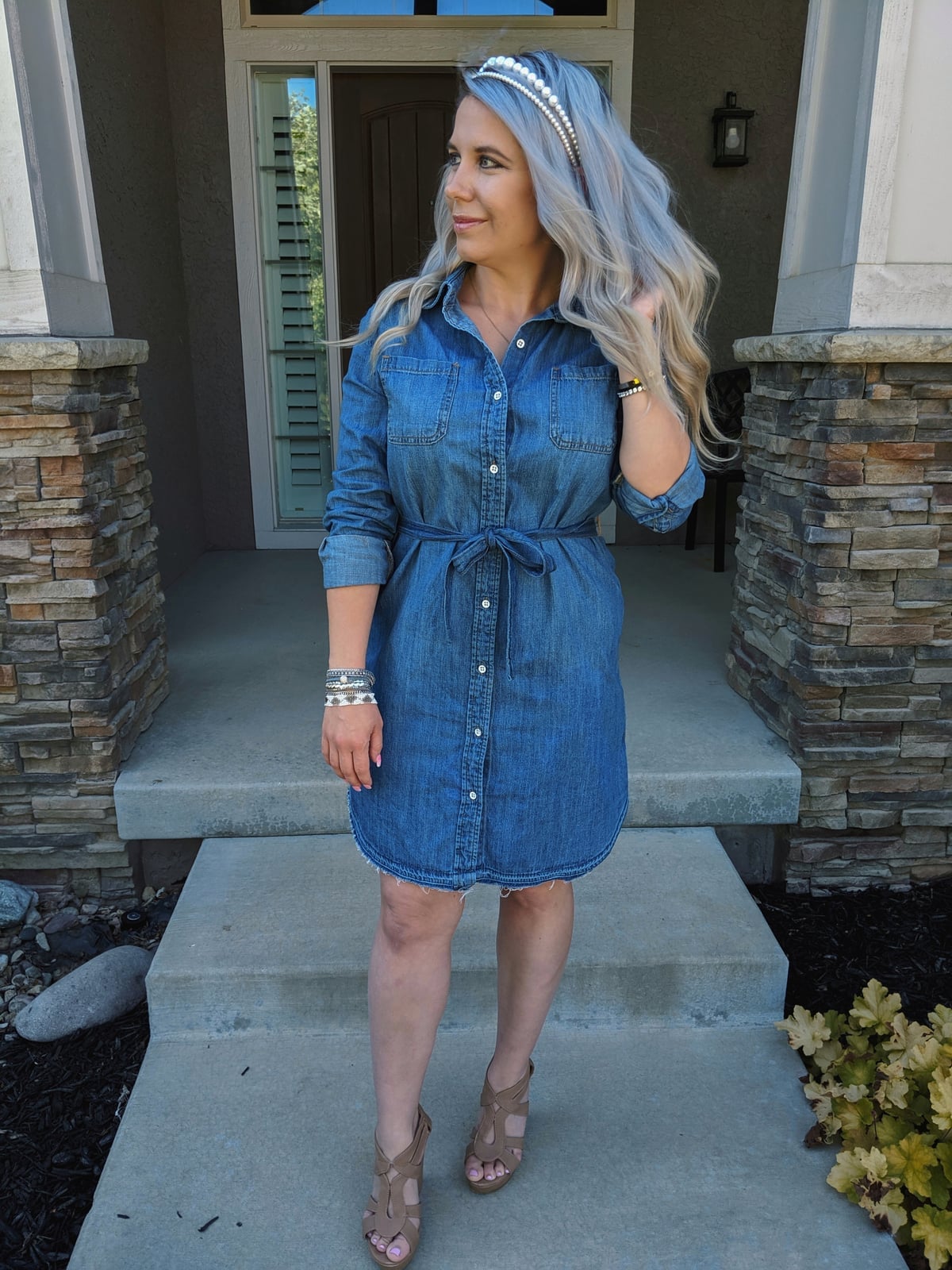 Medium Blue Belted Midi Shirt Dress with Platform Heels — Denim Dress Outfits