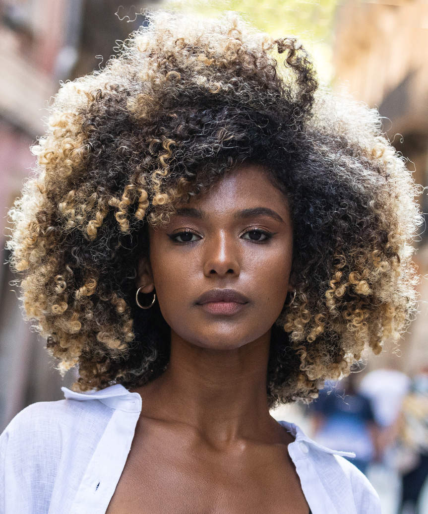 Voluminous Dark Brown Curls With Blonde Highlights — Different Hairstyles