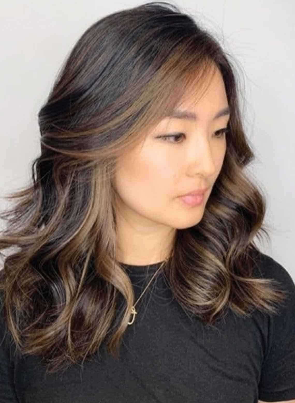 Mid-Back Loose Waves With Balayage — Different Hairstyles