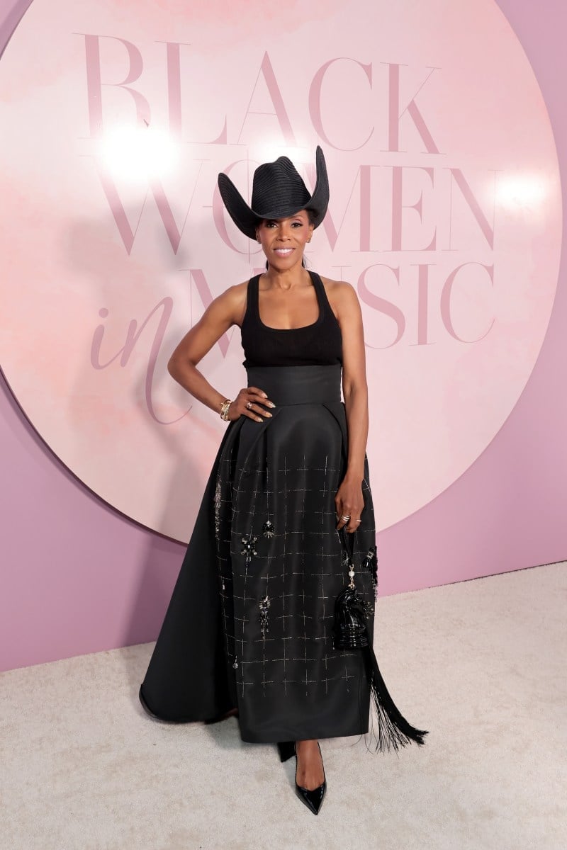 Black Full Skirt With Beaded Embellishments — Dinner Outfits Black Women