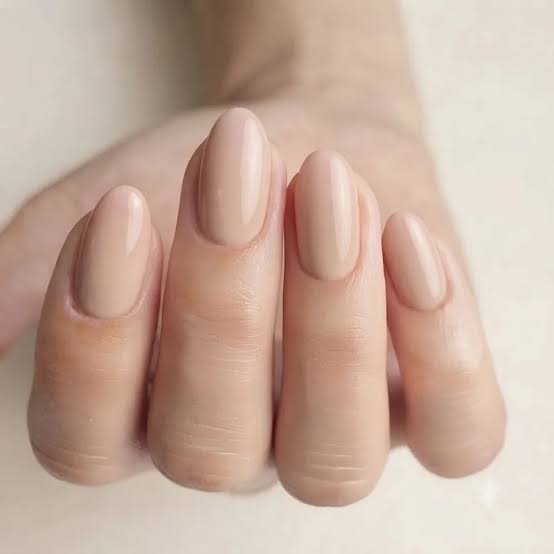 Short Oval Neutral Beige Glossy Uniform Short Oval Neutral Beige Glossy Uniform — Dip Powder Nails