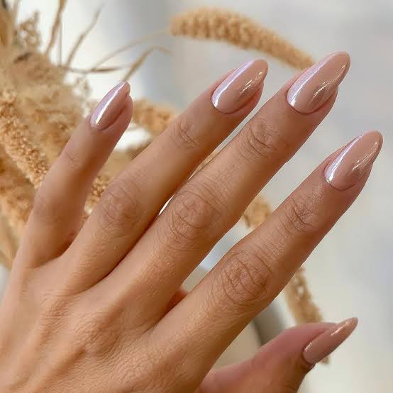 Short Almond Nude With Pearlescent Cuticle Halo Short Almond Nude With Pearlescent Cuticle Halo — Dip Powder Nails