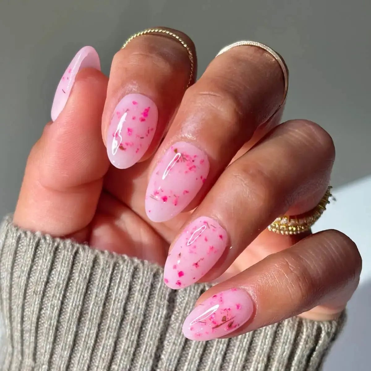 Short Almond Milky Pink With Embedded Florals Short Almond Milky Pink With Embedded Florals — Dip Powder Nails