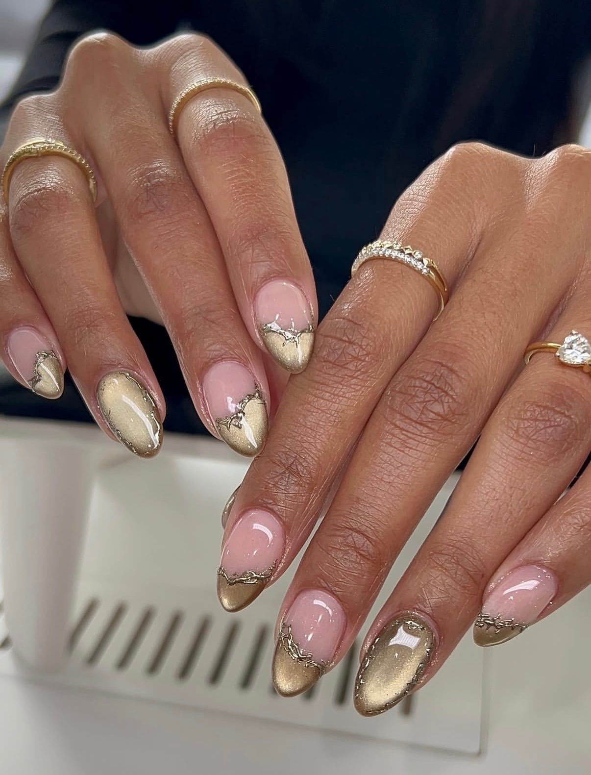 Short Oval Pale Pink With Festive Dots Short Oval Pale Pink With Festive Dots — Dip Powder Nails