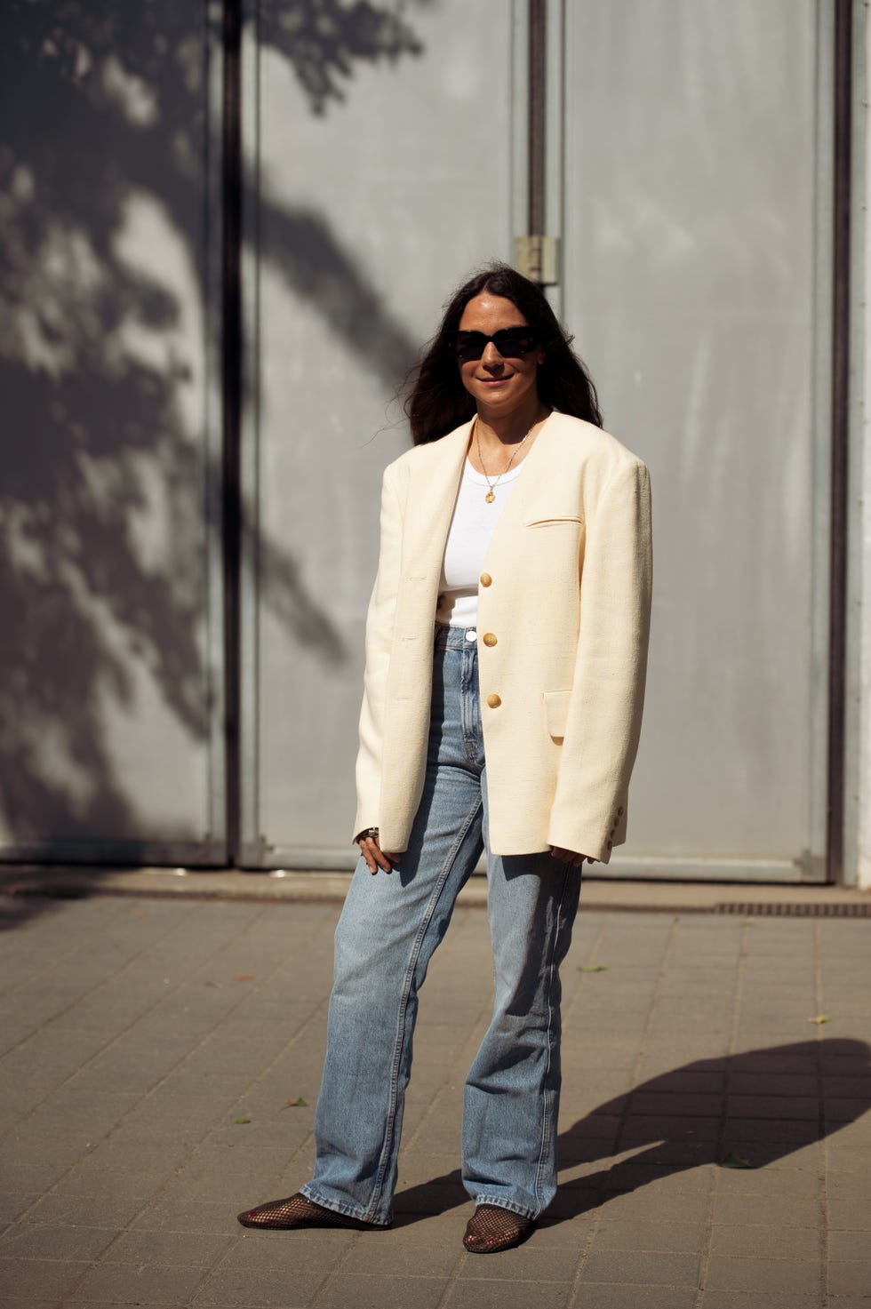 Cream Oversized Blazer with Light Wash Jeans, Close-Up Take — Downtown Girl Outfits