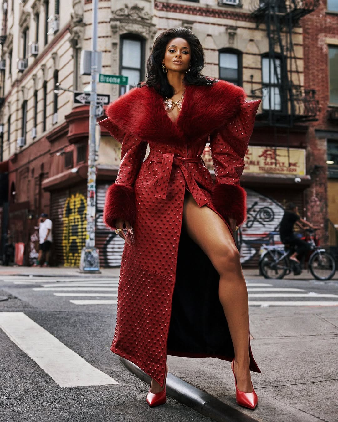 Dramatic Red Leather Coat Ensemble With Suitable For An Evening Event — Dress Like a Celebrity