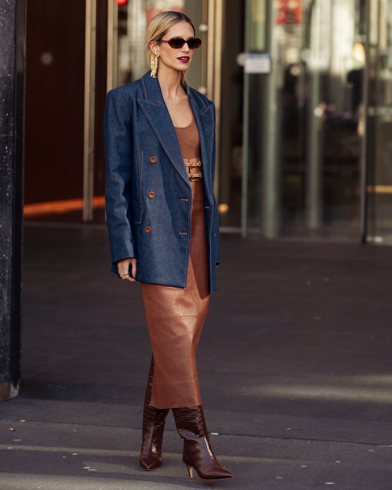 Brown Leather Midi Skirt with Croc-Effect Boots, Close-Up Take Brown Leather Midi Skirt with Croc-Effect Boots, Close-Up Take — Dresses and Boots Outfit