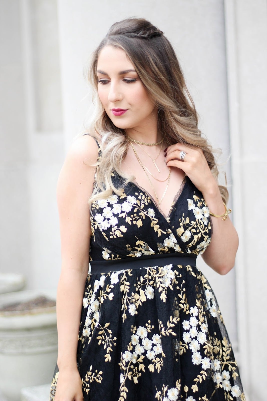 Blonde Balayage Collarbone Waves With Side-Swept Bangs Blonde Balayage Collarbone Waves With Side-Swept Bangs — Dresses Hairstyles