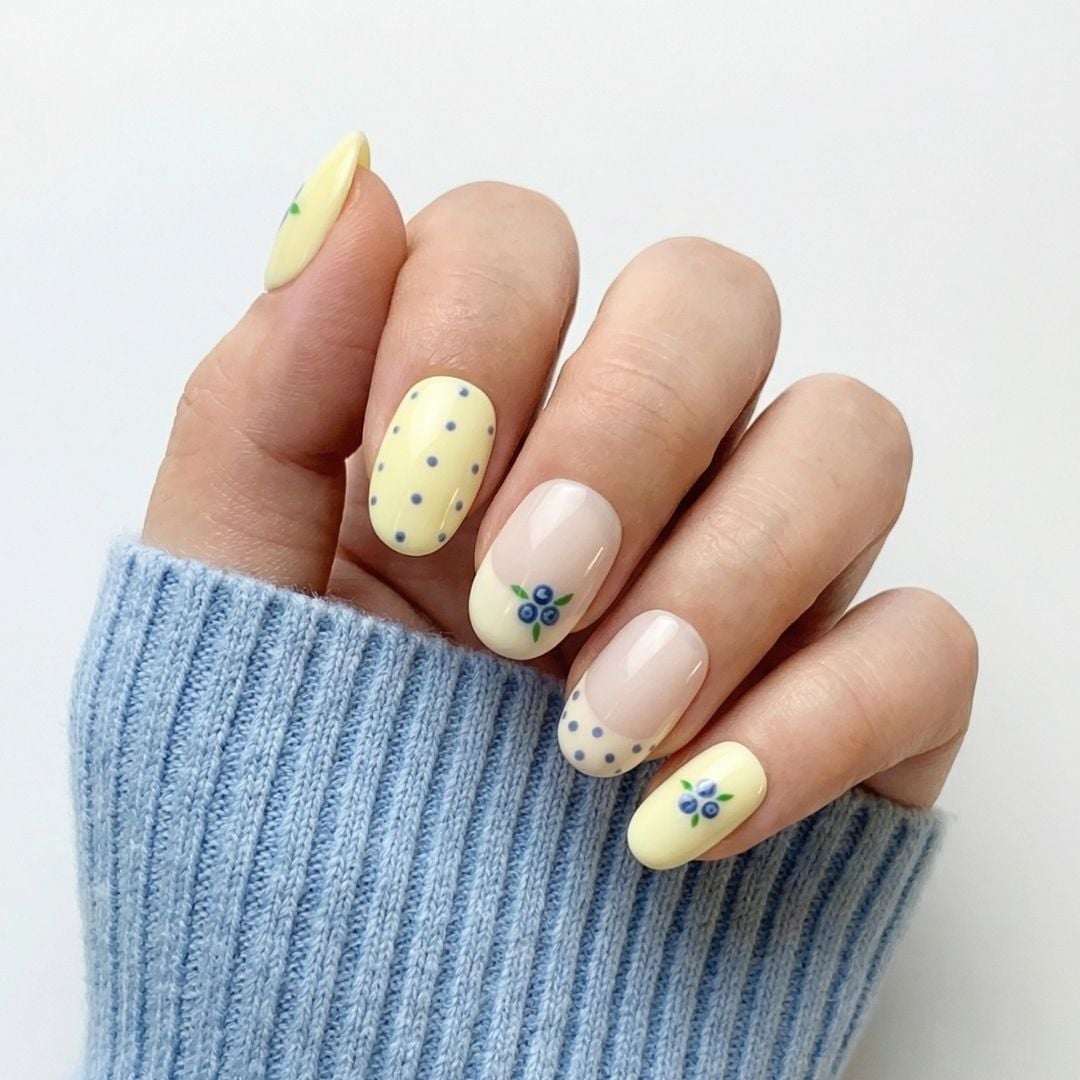 Yellow Blue Dot Blueberry Leaf Medium Oval Nails Yellow Blue Dot Blueberry Leaf Medium Oval Nails — Easy Nail Art