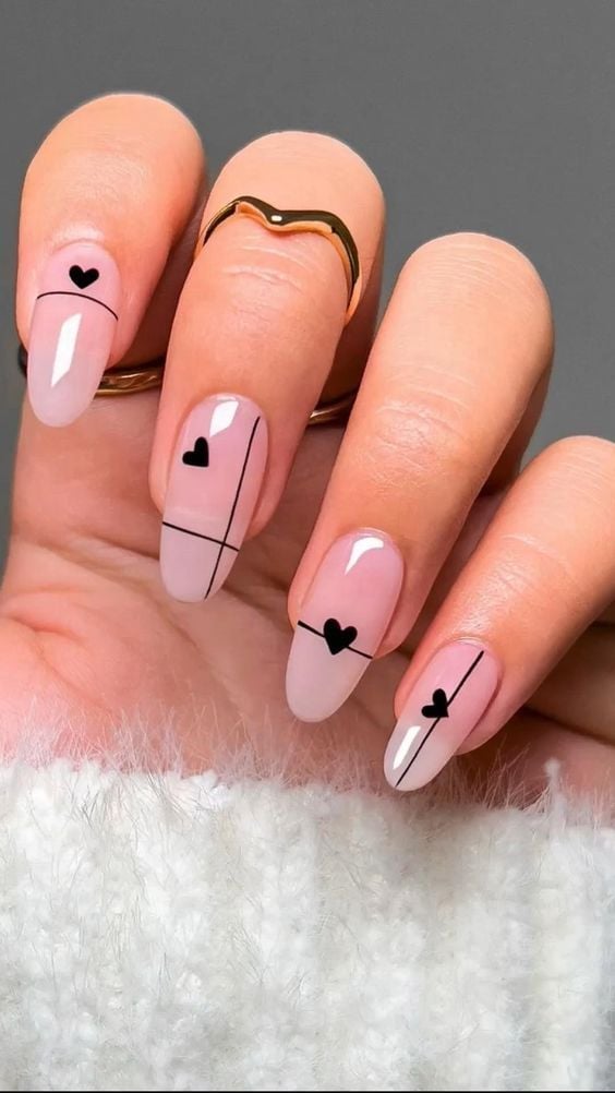 Minimalist Line Art Short Oval Nails Minimalist Line Art Short Oval Nails — Easy Nail Art