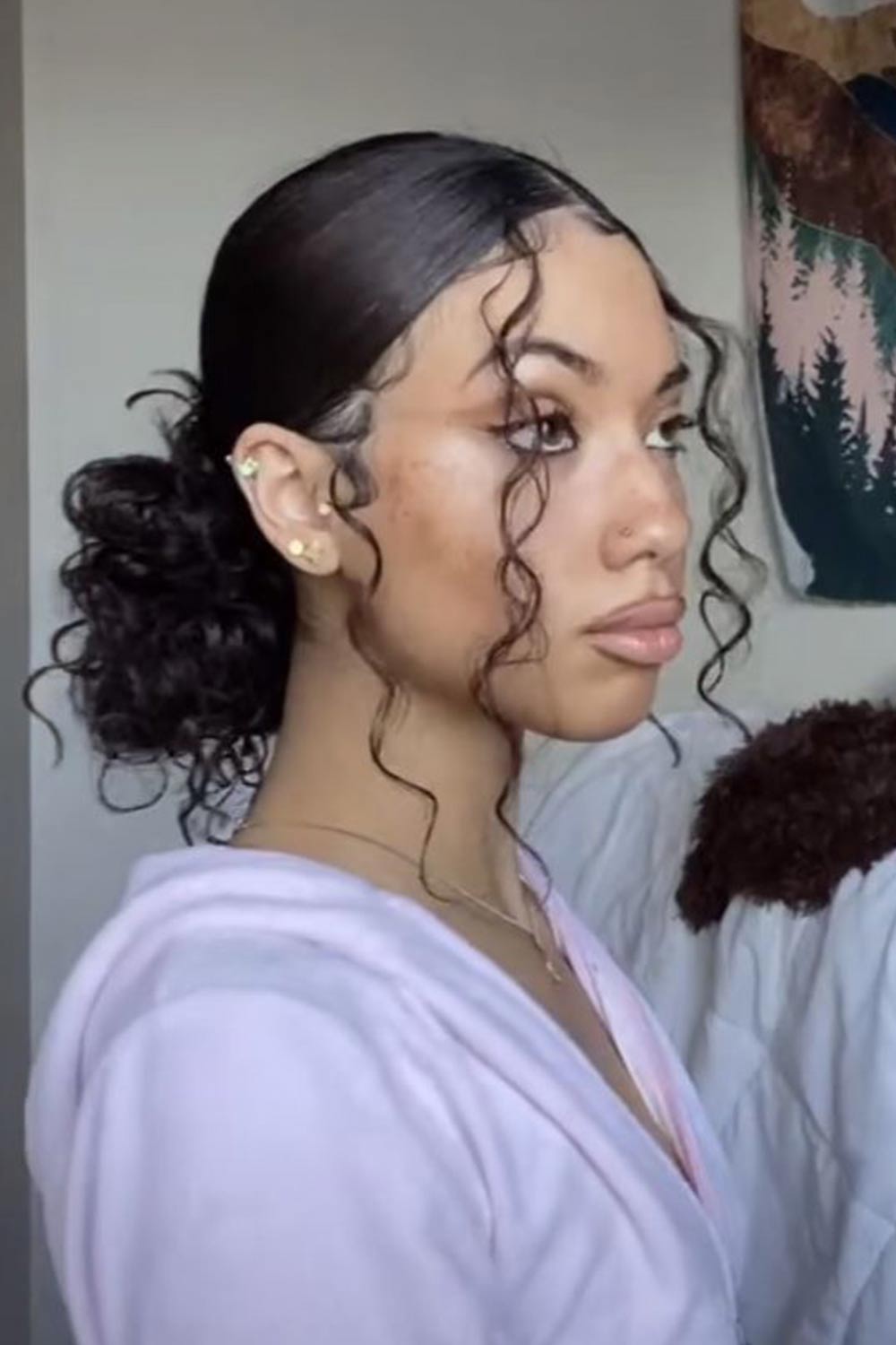 Pulled Back Bun With Stylized Baby Hairs Pulled Back Bun With Stylized Baby Hairs — Edges Hairstyles