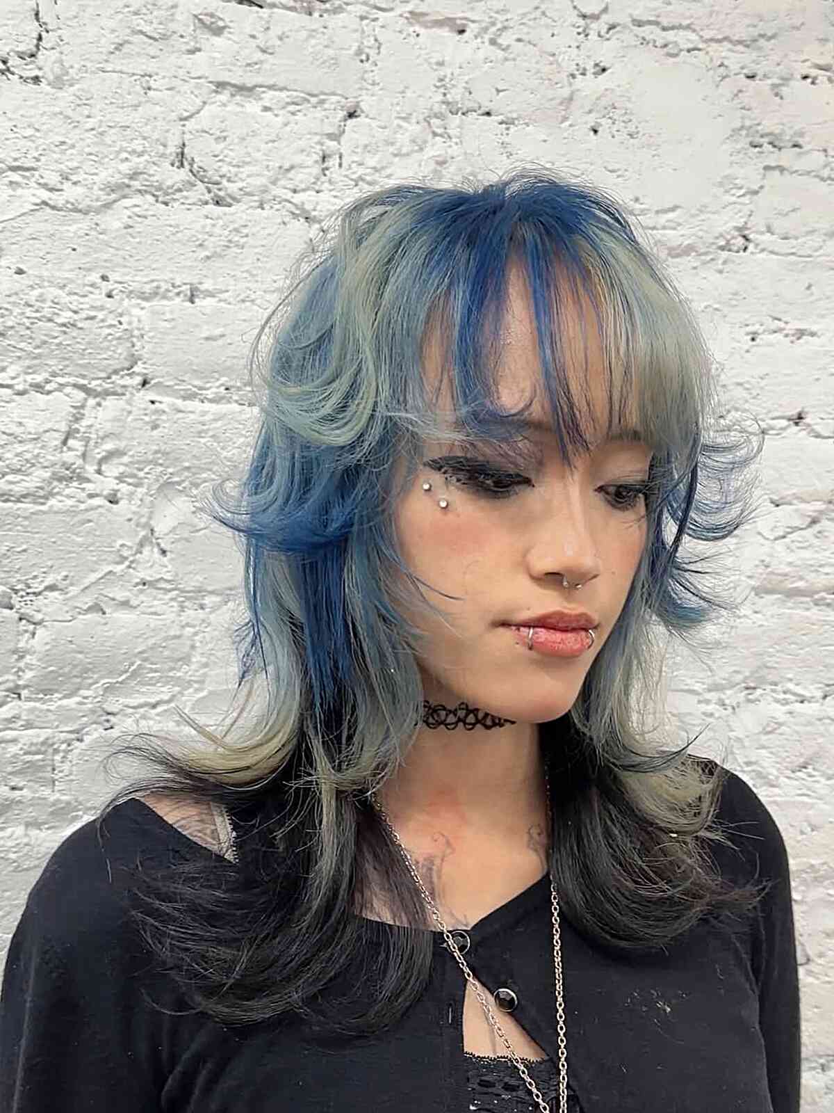Collarbone Shag With Blue and Gray Streaks Collarbone Shag With Blue and Gray Streaks — Edgy Haircuts