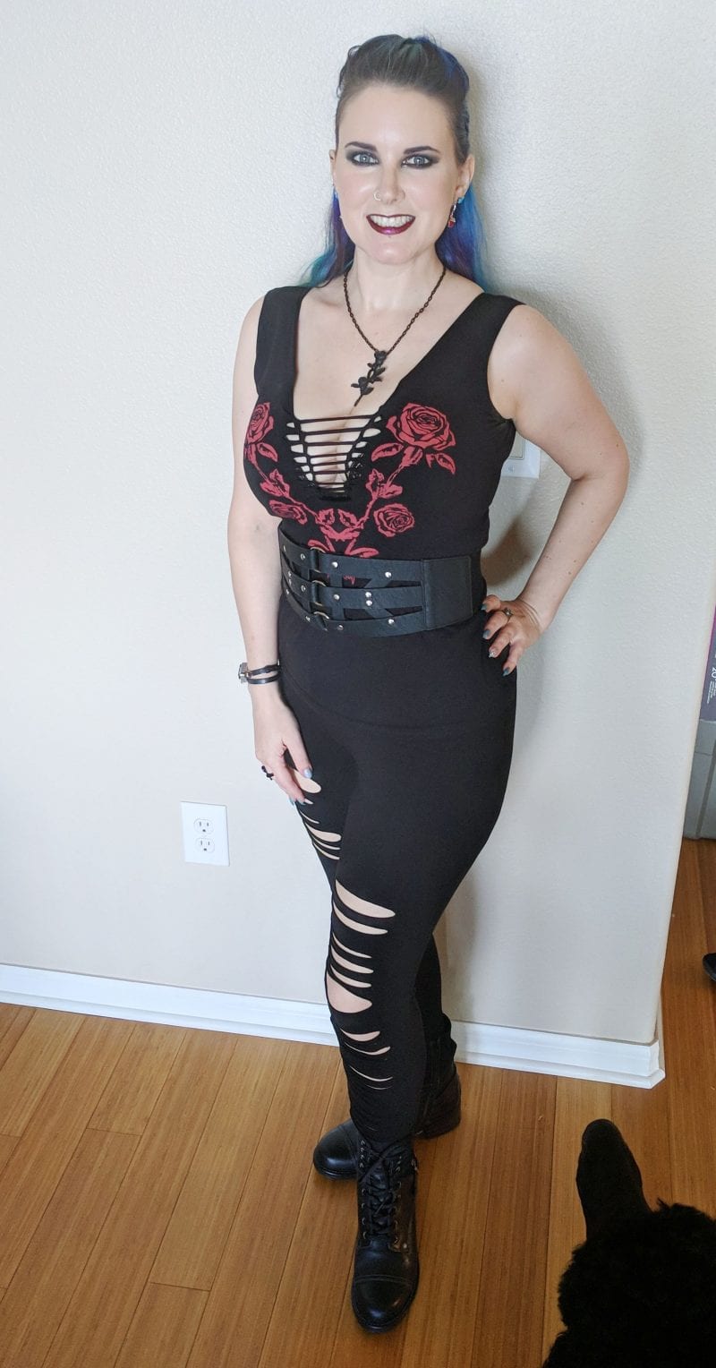 Distressed Leggings and Rose Print Top for Rocker Chic Distressed Leggings and Rose Print Top for Rocker Chic — Edgy Outfits