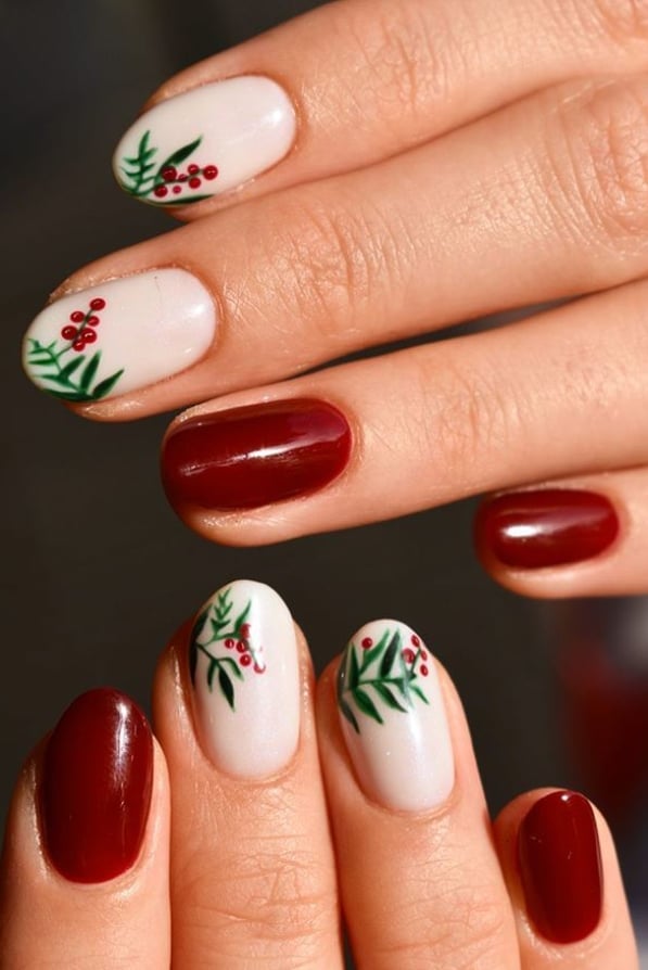 Mixed Oval Short Square Berry Branch Nails Mixed Oval Short Square Berry Branch Nails — Elegant Christmas Nails