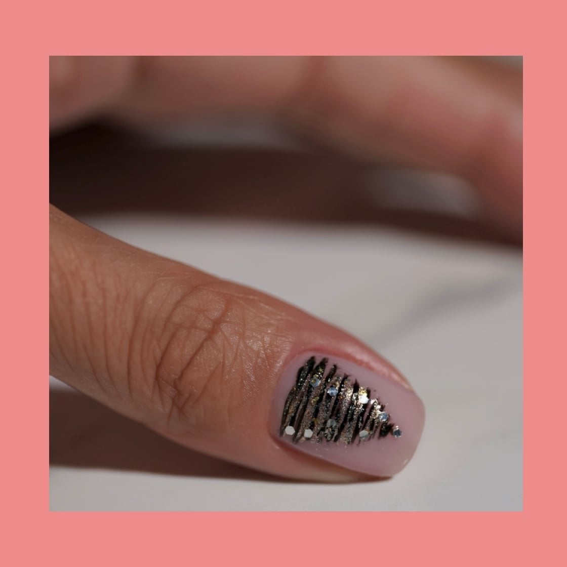 Short Square Minimalist Christmas Tree Short Square Minimalist Christmas Tree — Elegant Christmas Nails
