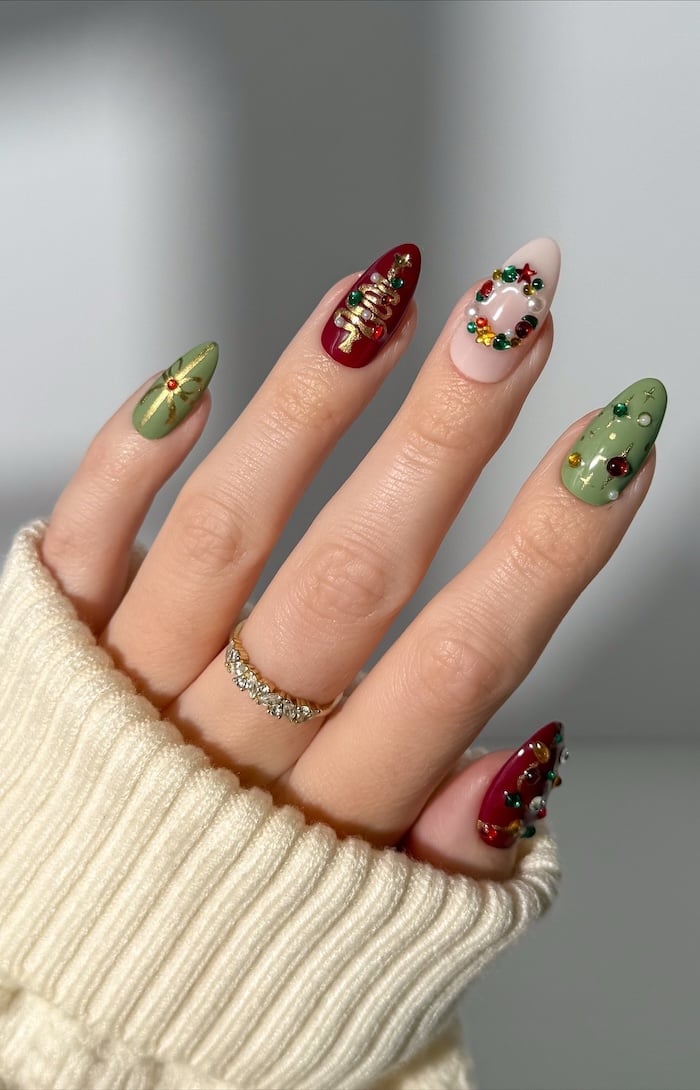 Medium Almond Festive Christmas Mix Medium Almond Festive Christmas Mix — Elegant Christmas Nails