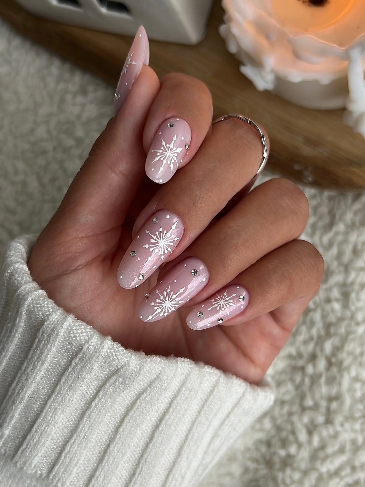 Elegant Snowflake Ombre Almond Nails