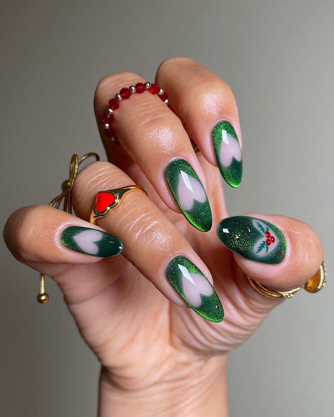 Emerald Green Cat Eye Heart Christmas Nails