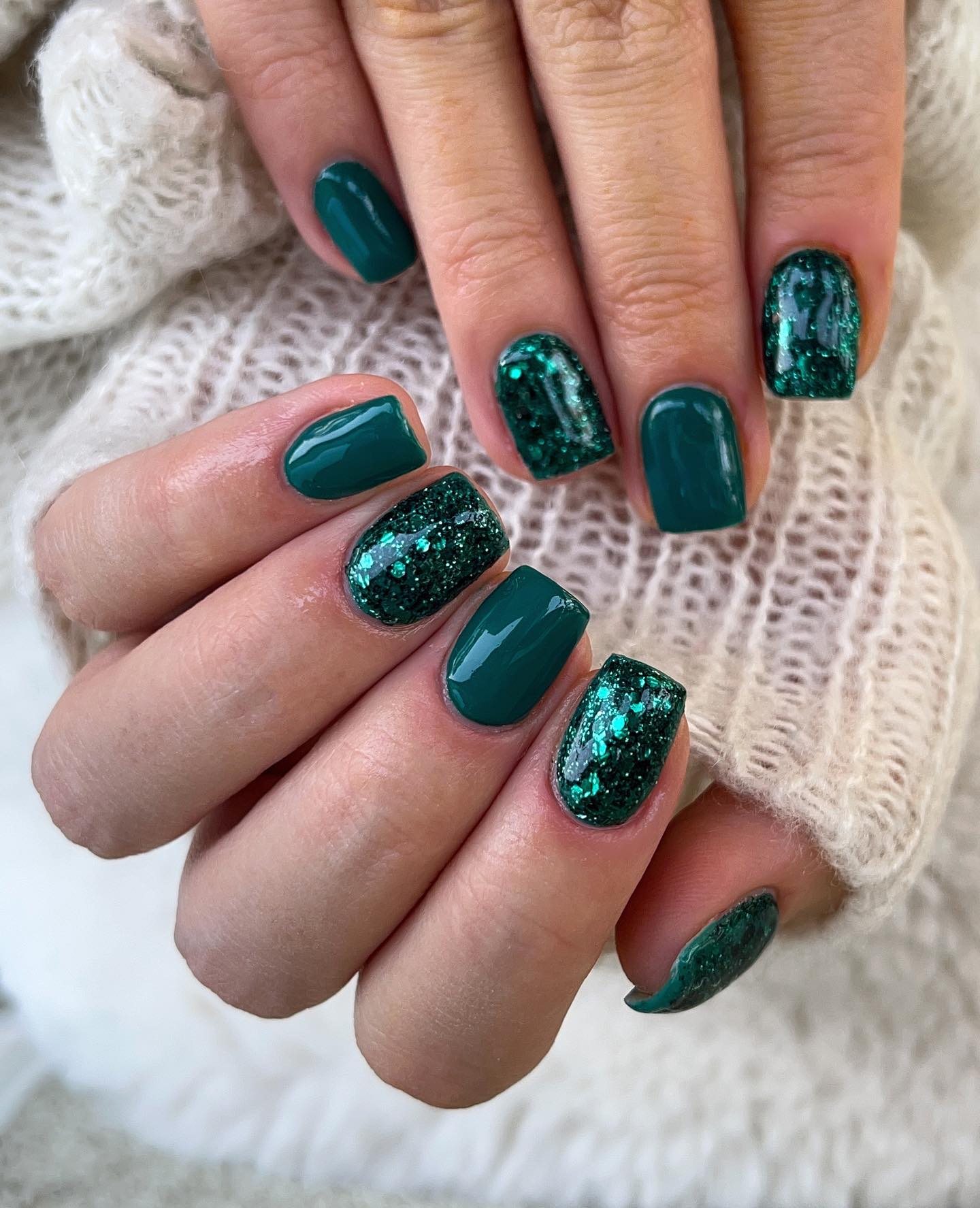 Emerald Green Glitter and Gloss Short Squoval Nails