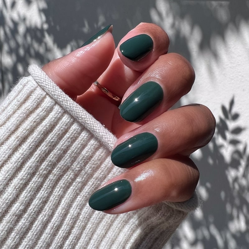 Glossy Dark Forest Green Short Oval Nails — Emerald Green Nails