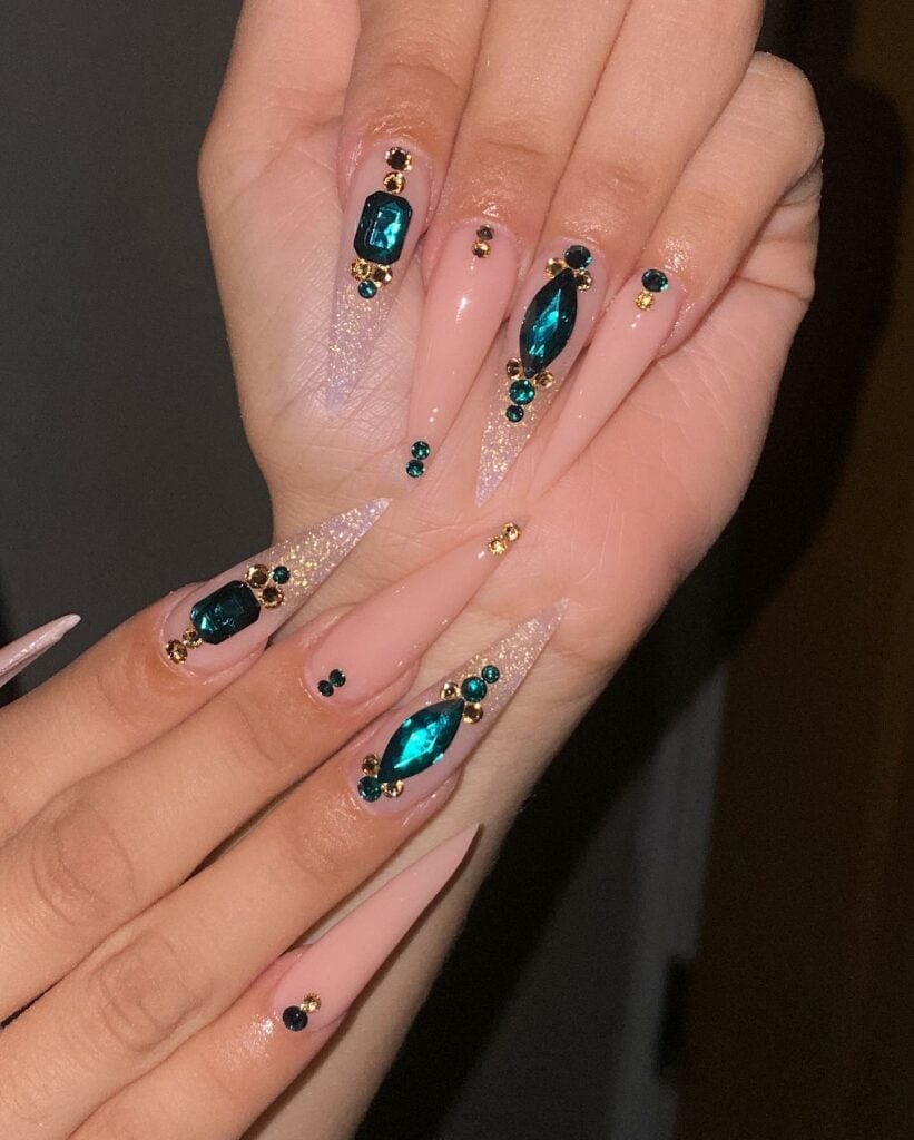 Long Stiletto Emerald Rhinestone Embellished Nails — Emerald Green Nails