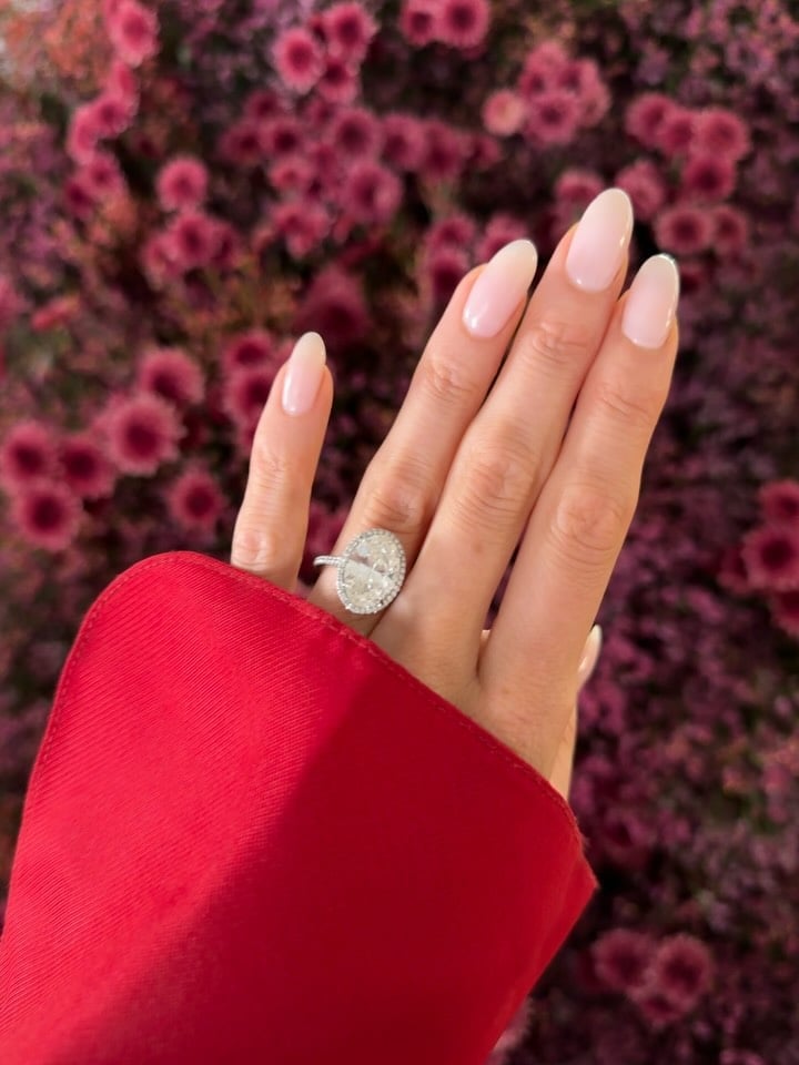 Milky Pink to White Ombre Medium Almond Nails Milky Pink to White Ombre Medium Almond Nails — Engagement Nails