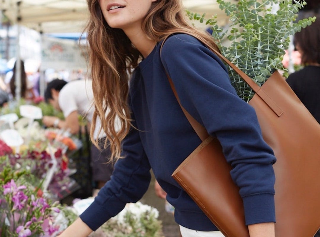 Navy Fleece Sweatshirt With White Pants — Errands Outfits