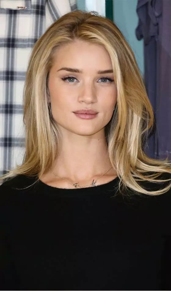 Mid-Back Ponytail With Loose Waves Mid-Back Ponytail With Loose Waves — Everyday Hairstyles