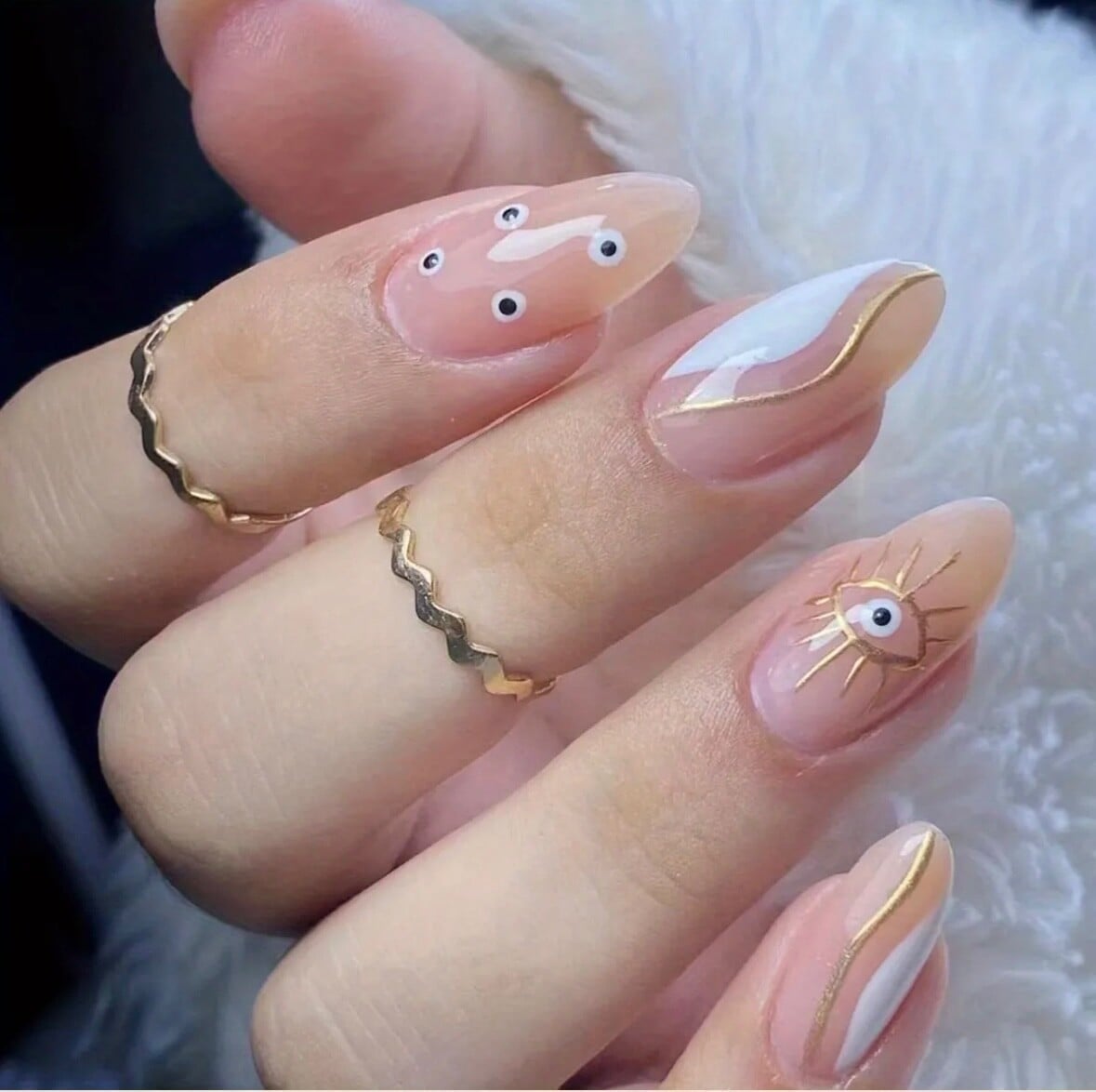 Medium Almond Nails Gold Line Evil Eye Medium Almond Nails Gold Line Evil Eye — Evil Eye Nails