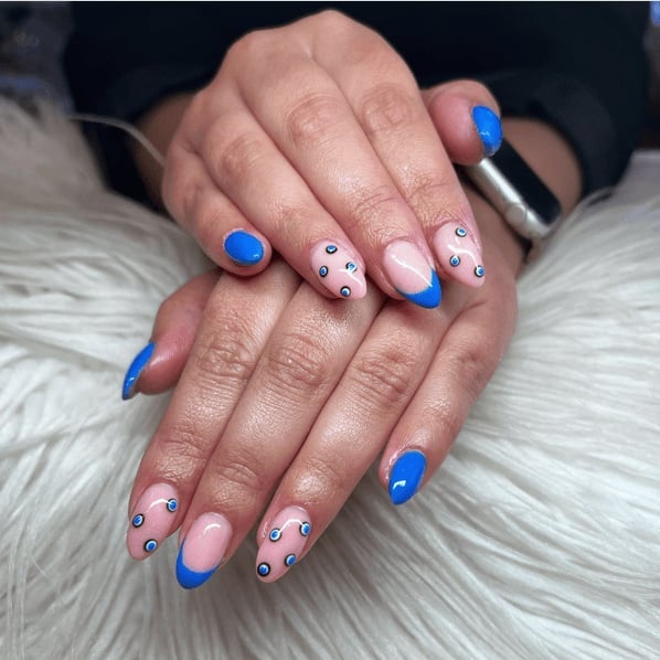 Short Oval Nails Accent Evil Eye Detail Short Oval Nails Accent Evil Eye Detail — Evil Eye Nails